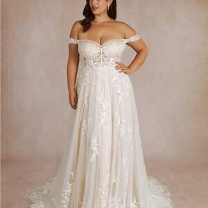 Elegant White Lace Bridal Gown